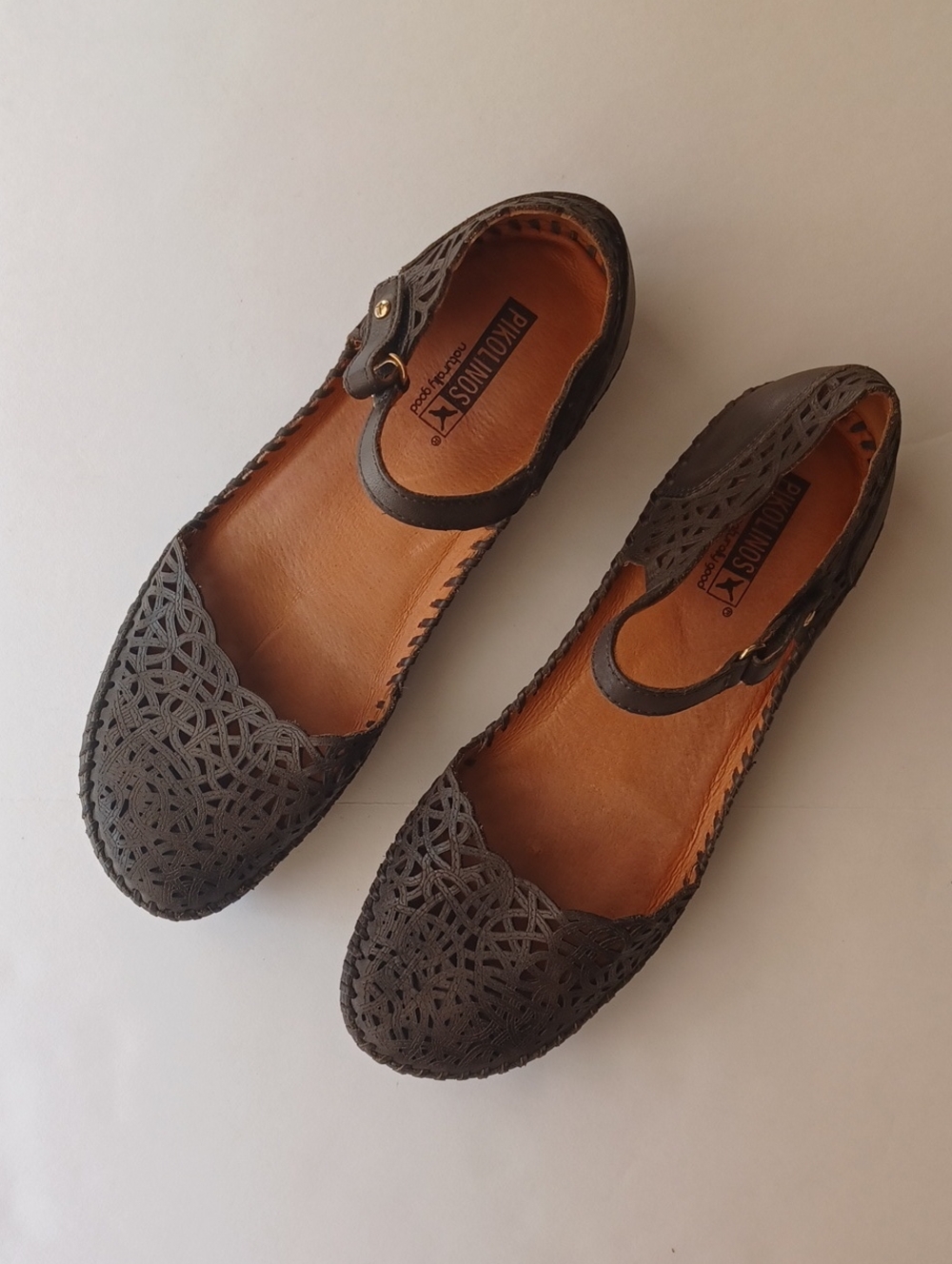 PIKOLINOS Puerto Vallarta Perforated Leather Mary Jane Flats Sandals SZ 40 Gray